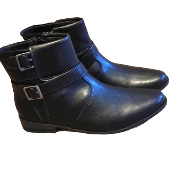 Waterproof/Snow proof winter Faux leather Ankle Boots - Picture 2 of 5